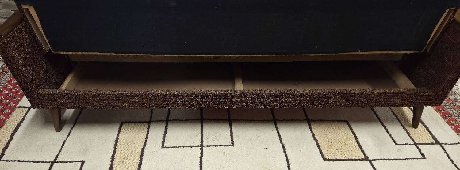 Convertible Scandinavian daybed canapé from the 1970s.