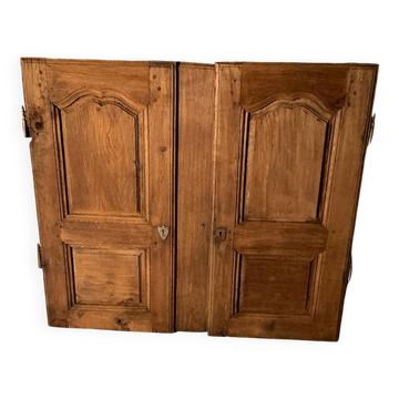 Pair of doors H 91 x W 102.5