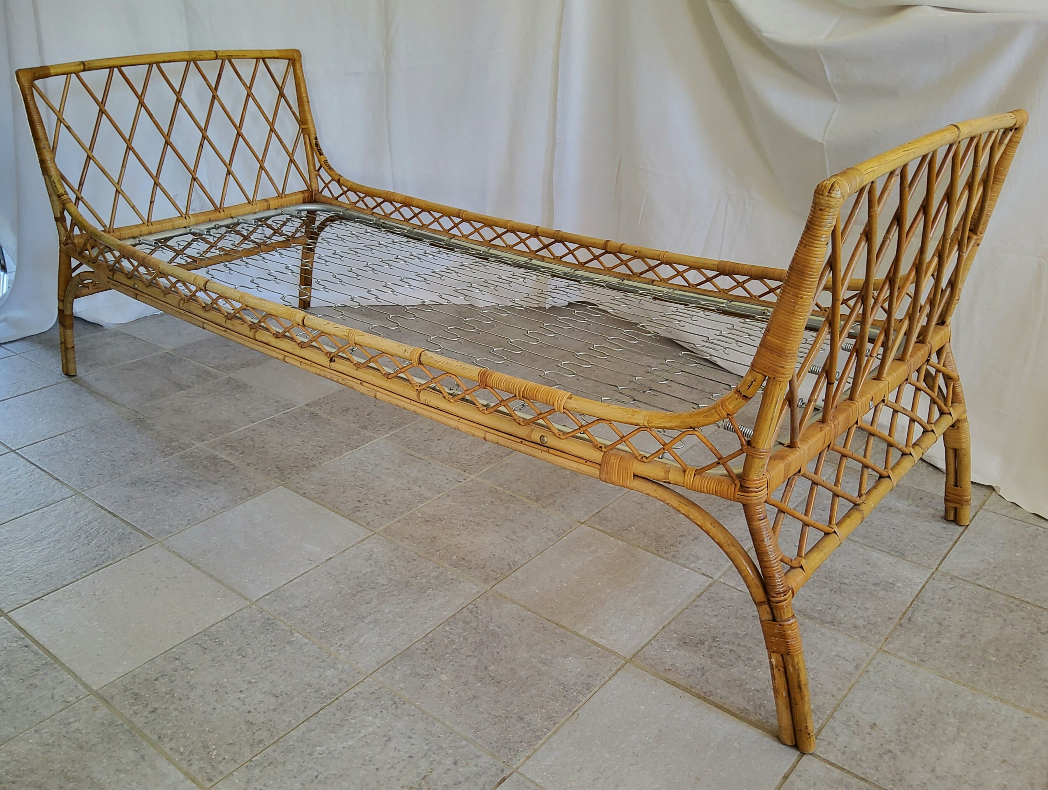 Rattan bed