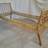 Rattan bed