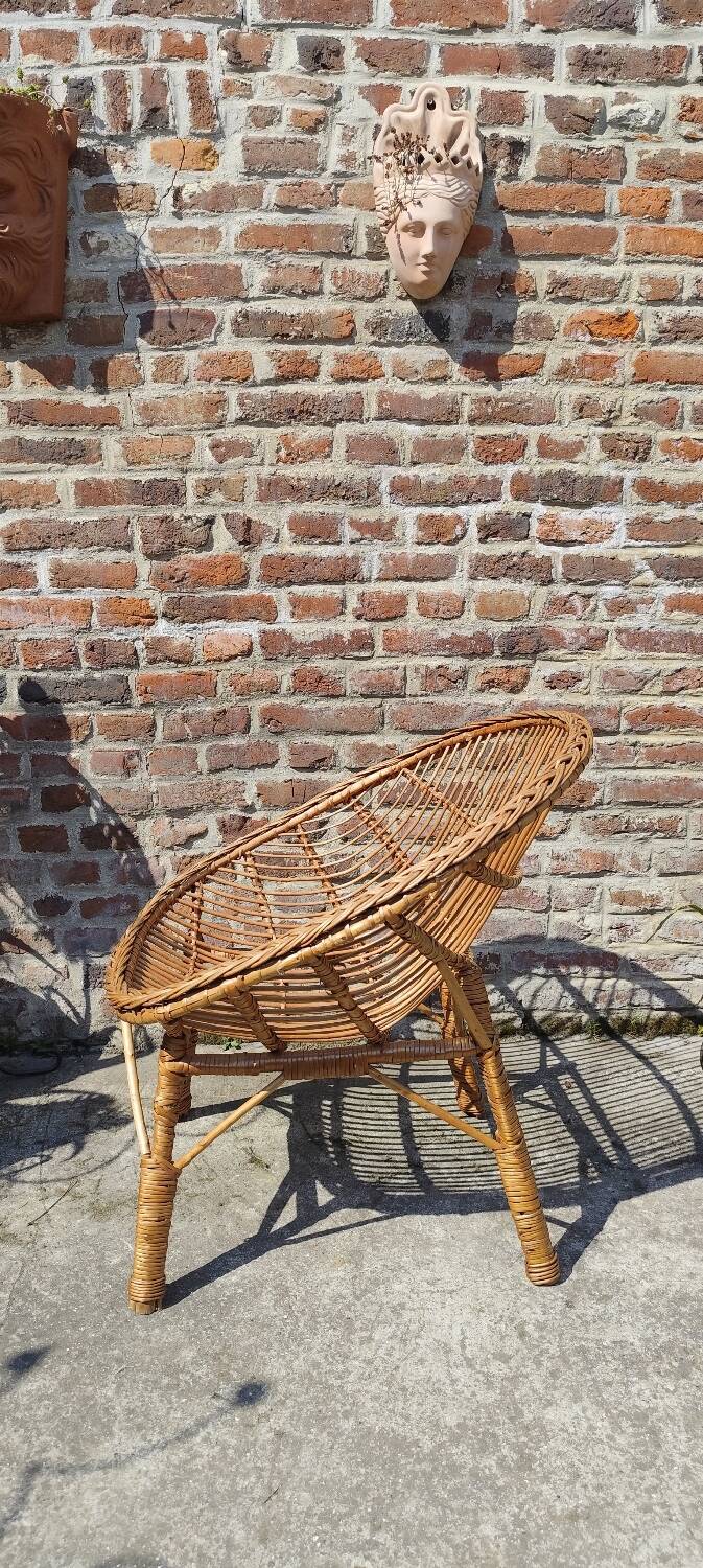 Pair of wicker armchairs