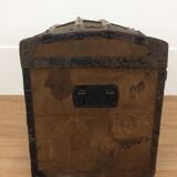 Bulging trunk at the tourist