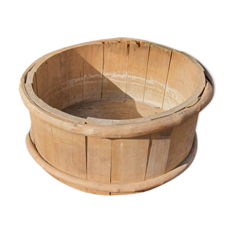 Wooden bucket