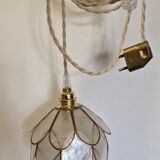 Mother-of-pearl flower in portable lamp or suspension