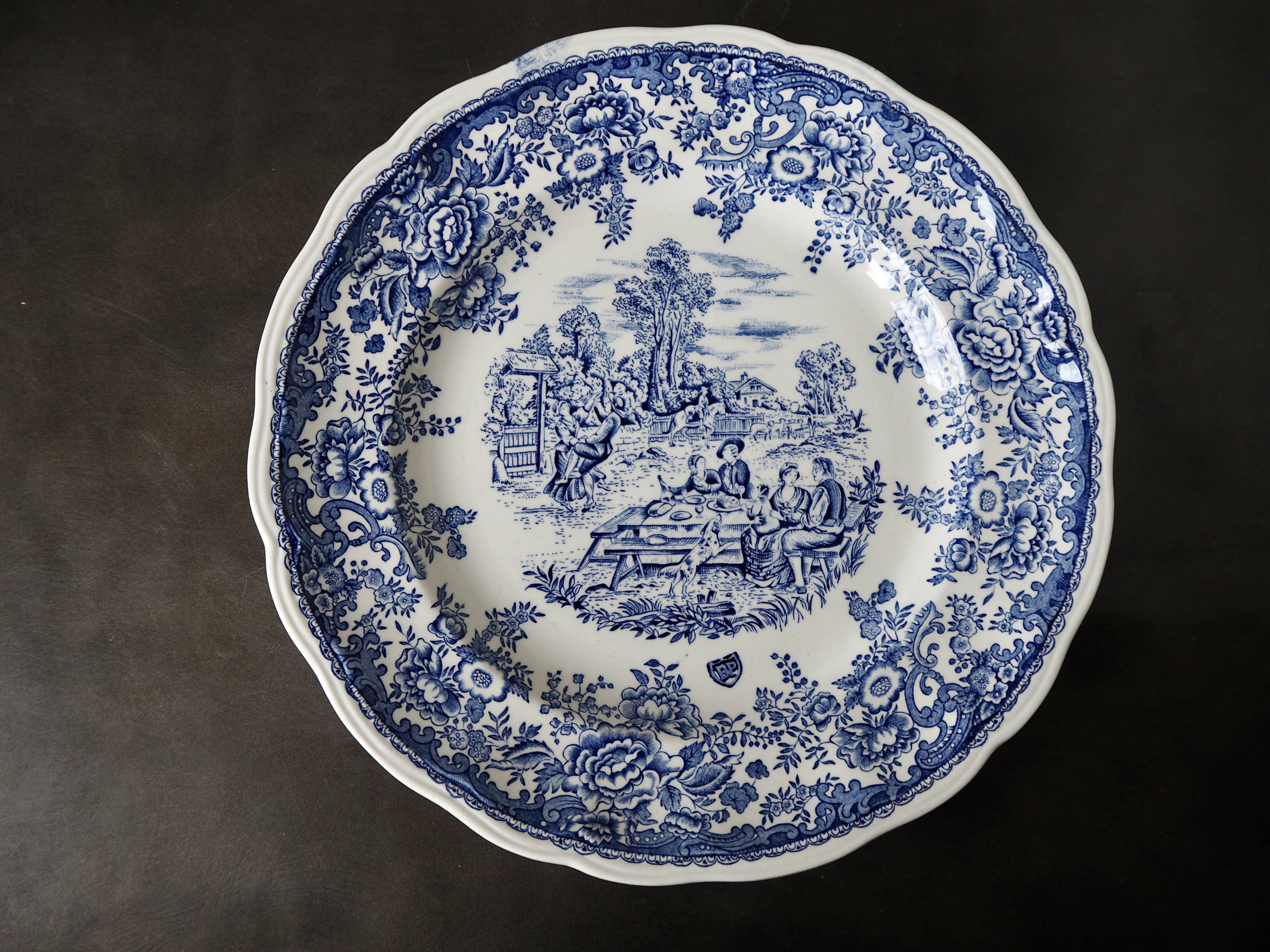 Set of 15 diner plates with English motifs Lunéville