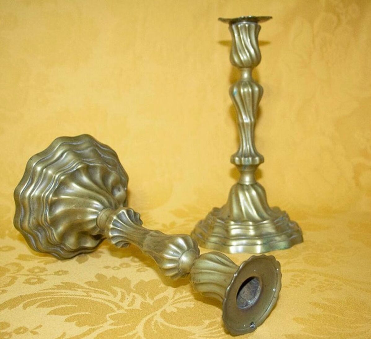 Pair of chandelier, gilded metal, Louis XV style, eighteenth century