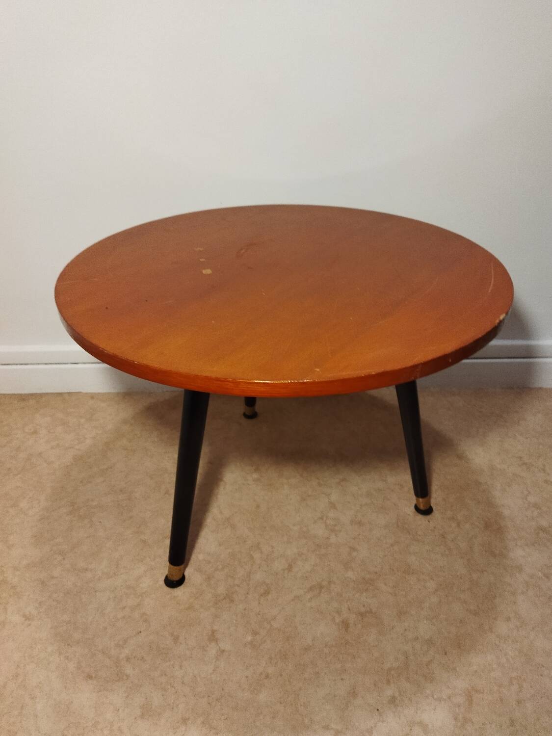 Coffee table with compass legs