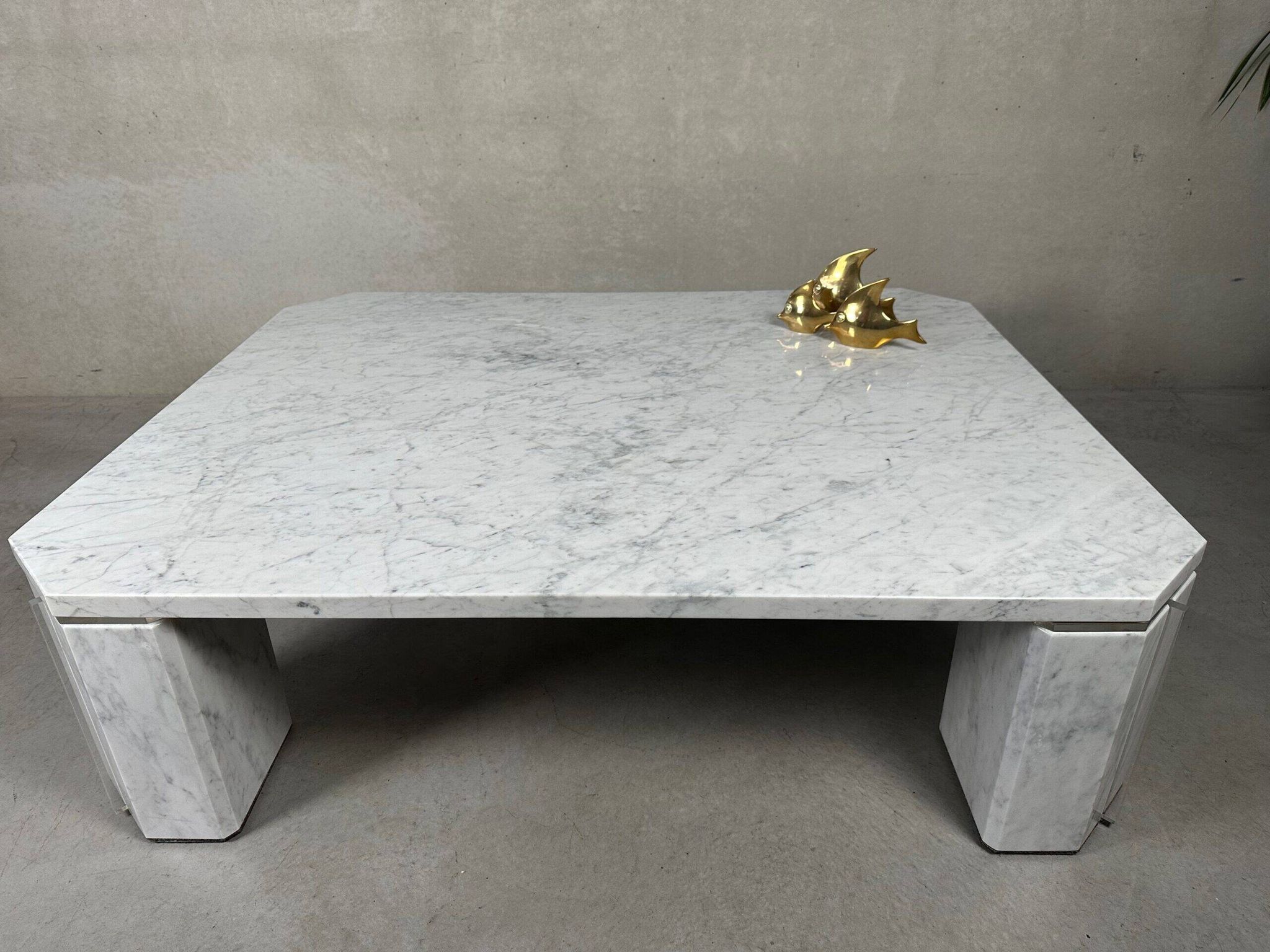 Vintage coffee table – Carrara marble
