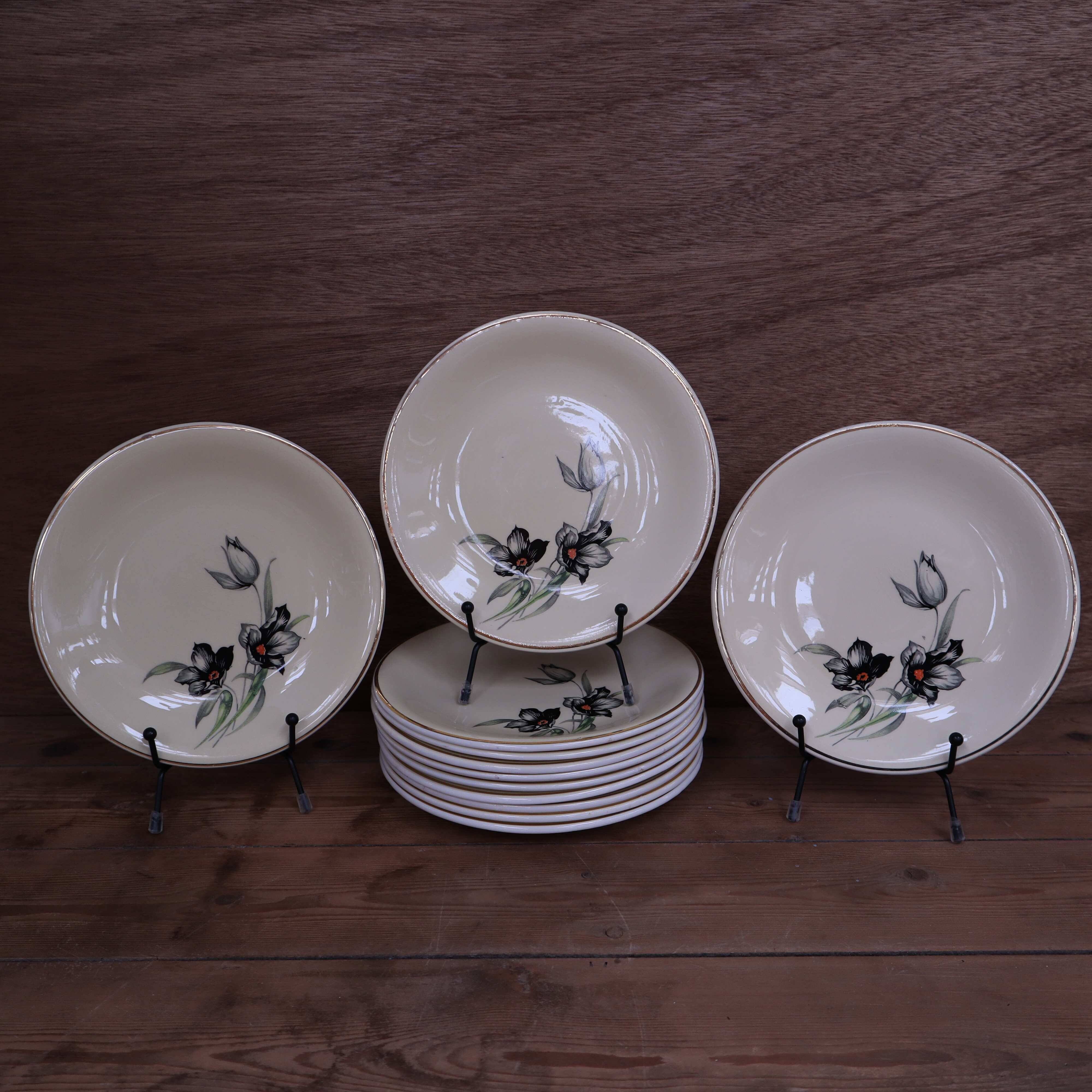 12 dessert plates, Tulips model, Céranord St Amand