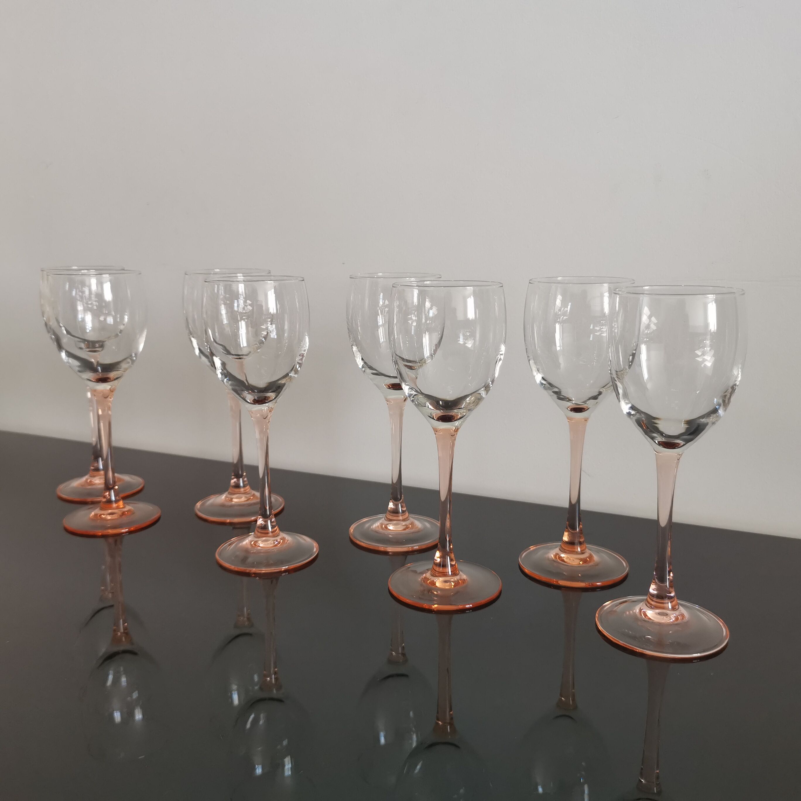 White wine glasses Luminarc pink feet