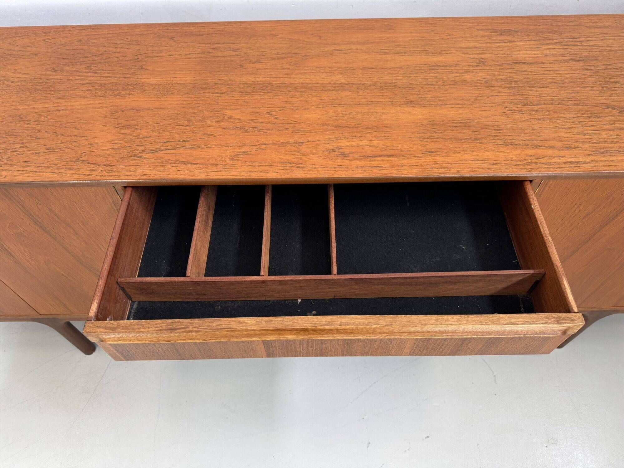 Vintage sideboard McIntosh model "Dunbar"