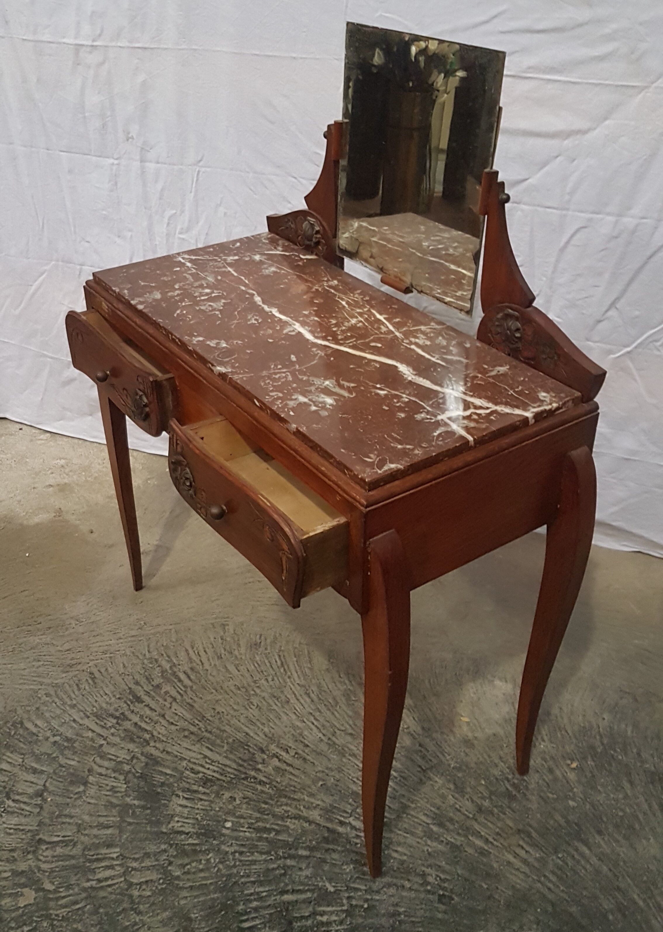 Former hairdresser from the 50s/60s