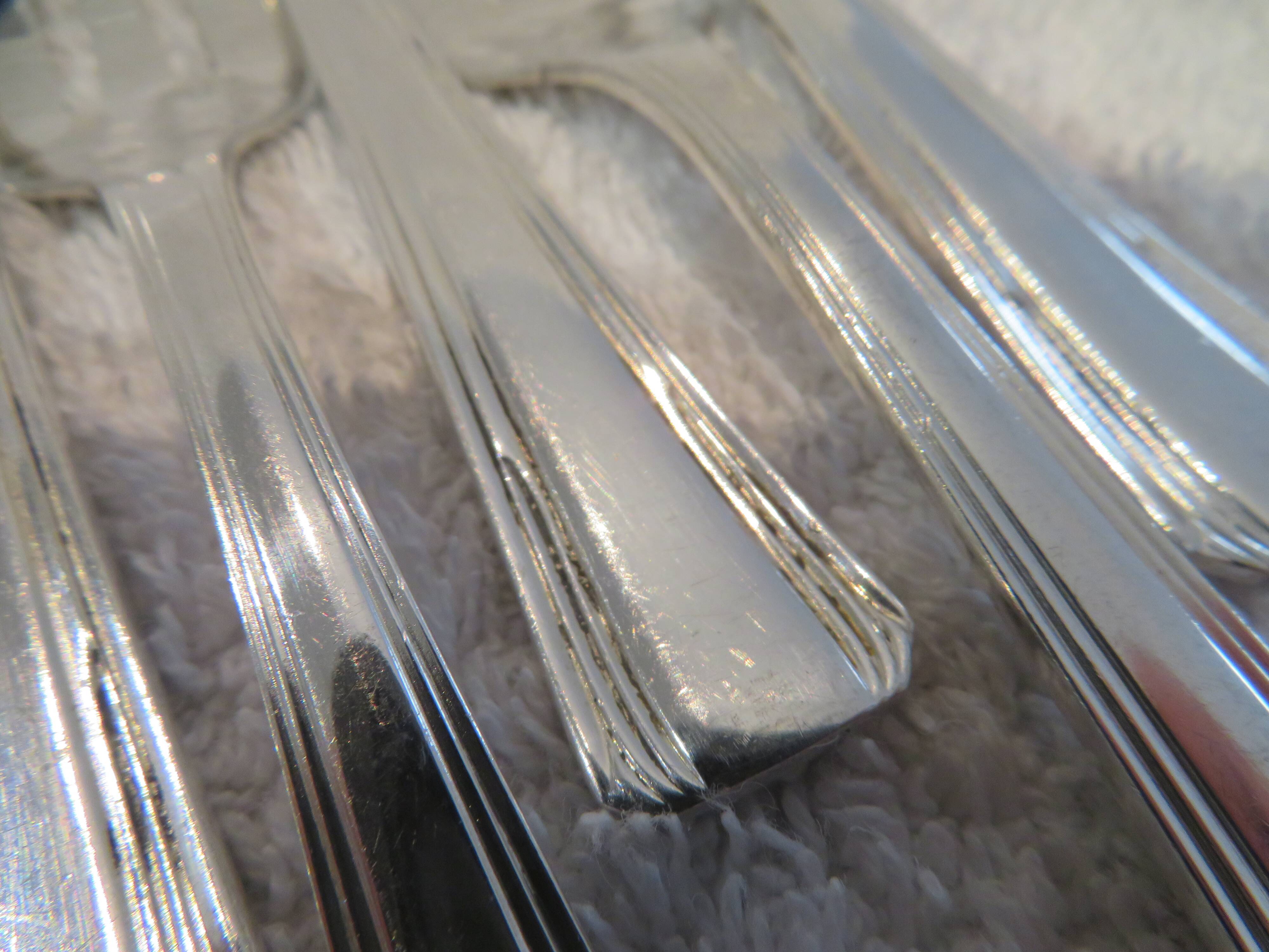 12 silver plated cake forks, Ercuis Compiègne, 13.7cm