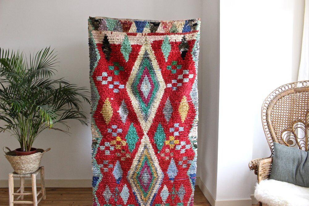 Boucherouite woven hand to the Morocco Berber carpet 194x110cm