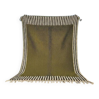 Authentic traditional handmade Beni Ourain Berber rug 150/250 cm.