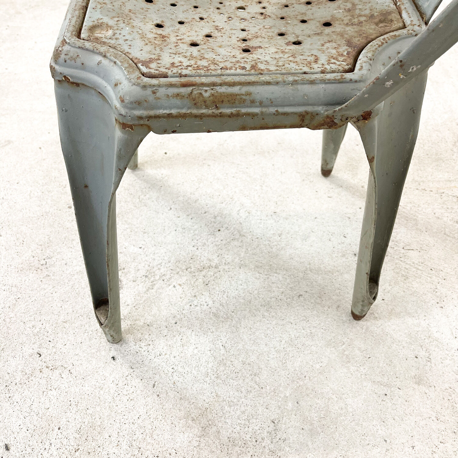 Chaise de bistro fibrocit industriel