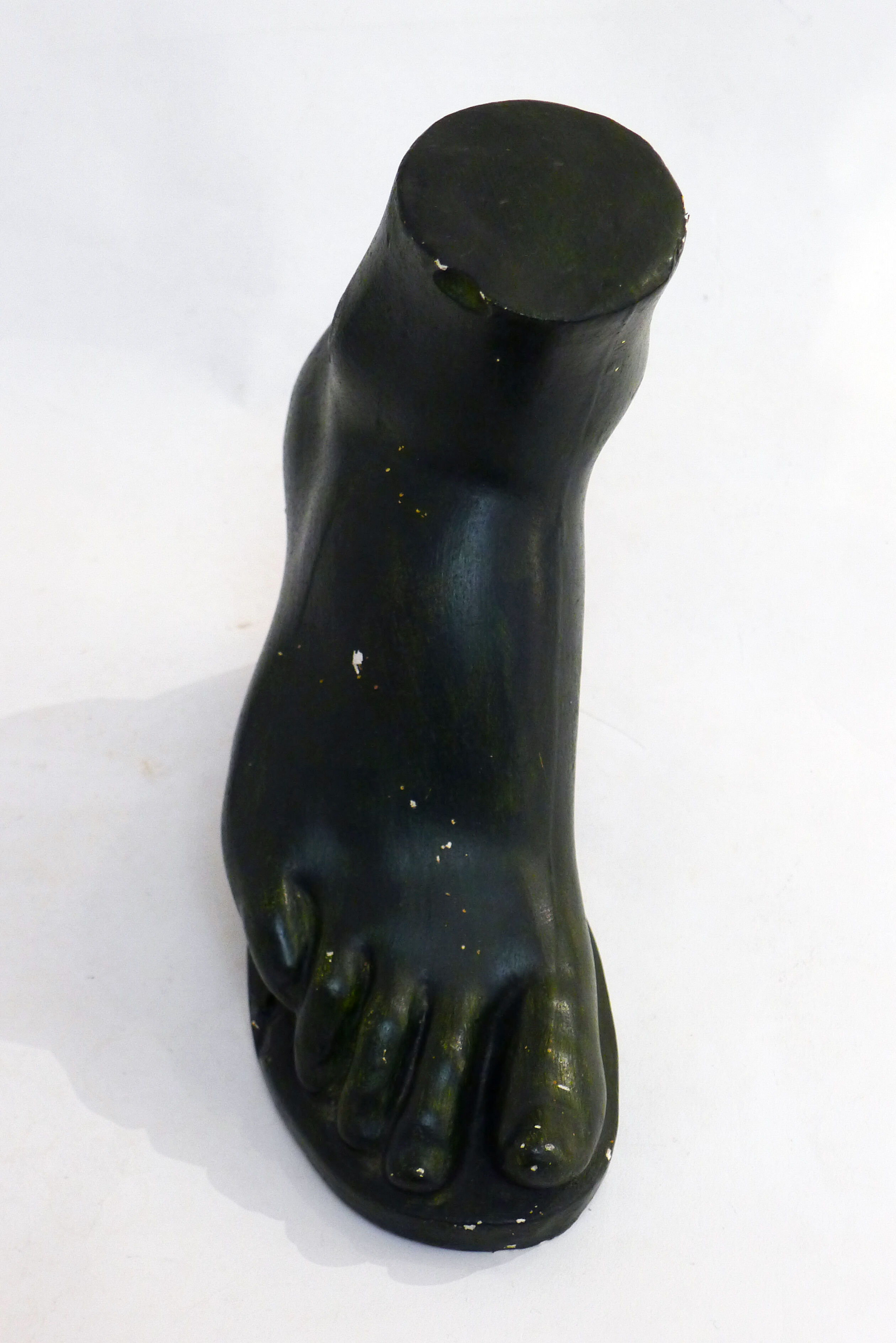 Sculpture pied en plâtre