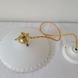 Serrated opaline suspension