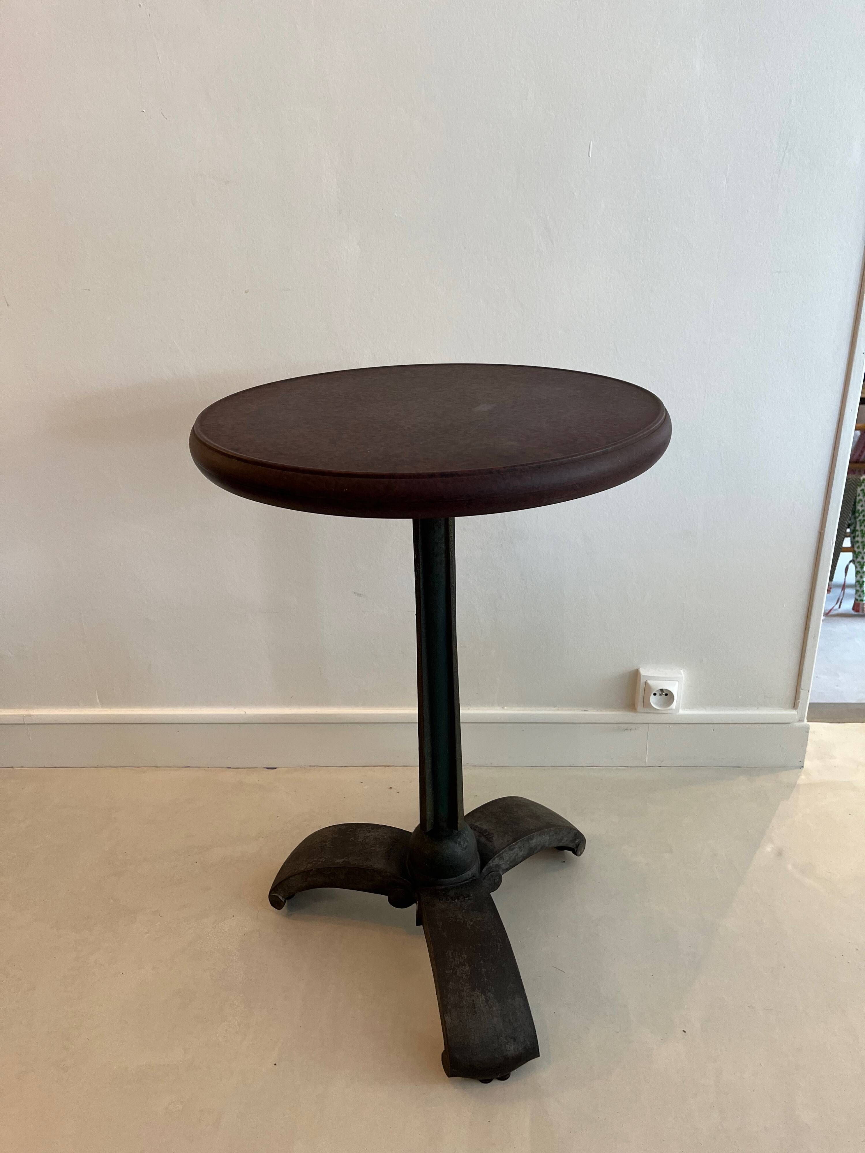 Table bistrot en Bakélite