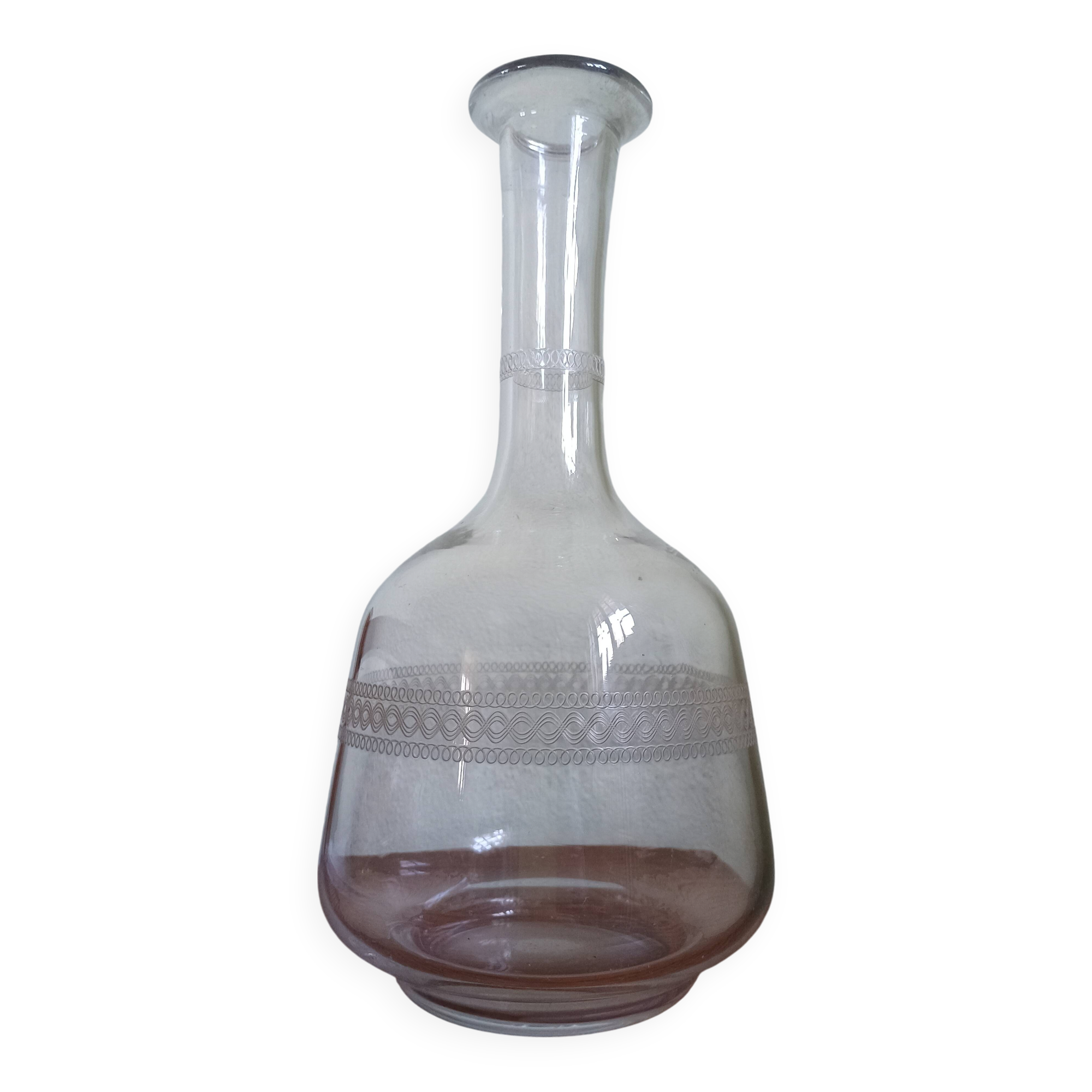 Carafe à vin ancienne - verre gravée d'une frise d'entrelacs