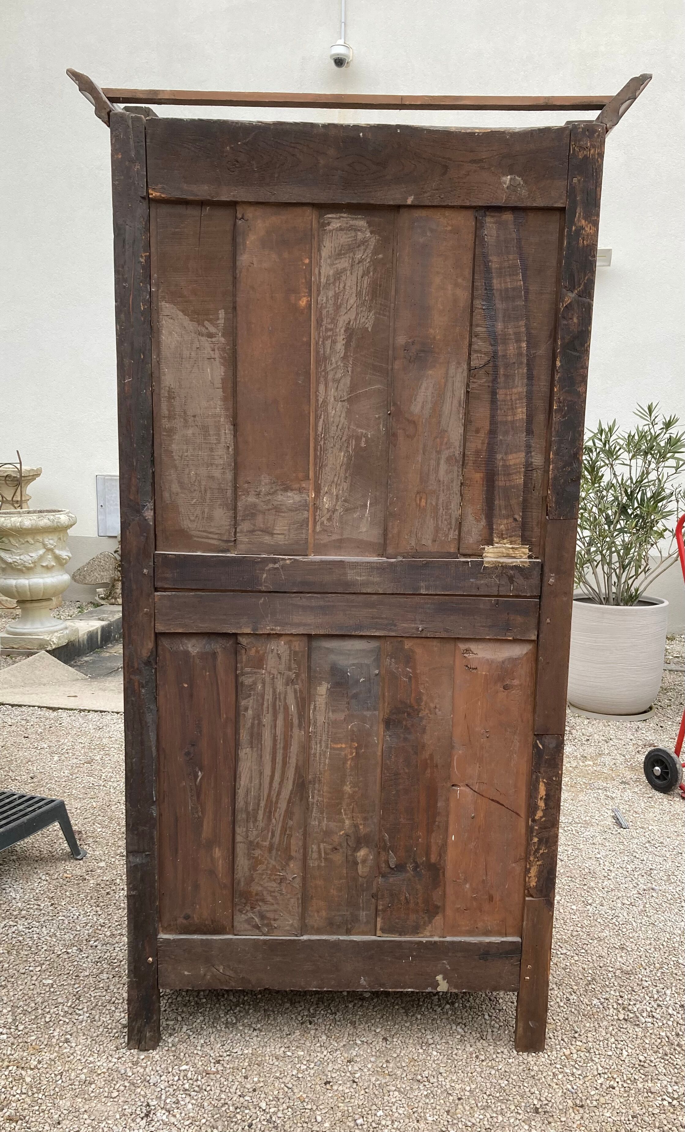 Bonnetière Louis XV in solid cherry tree chevillé nineteenth century (delivery possible)
