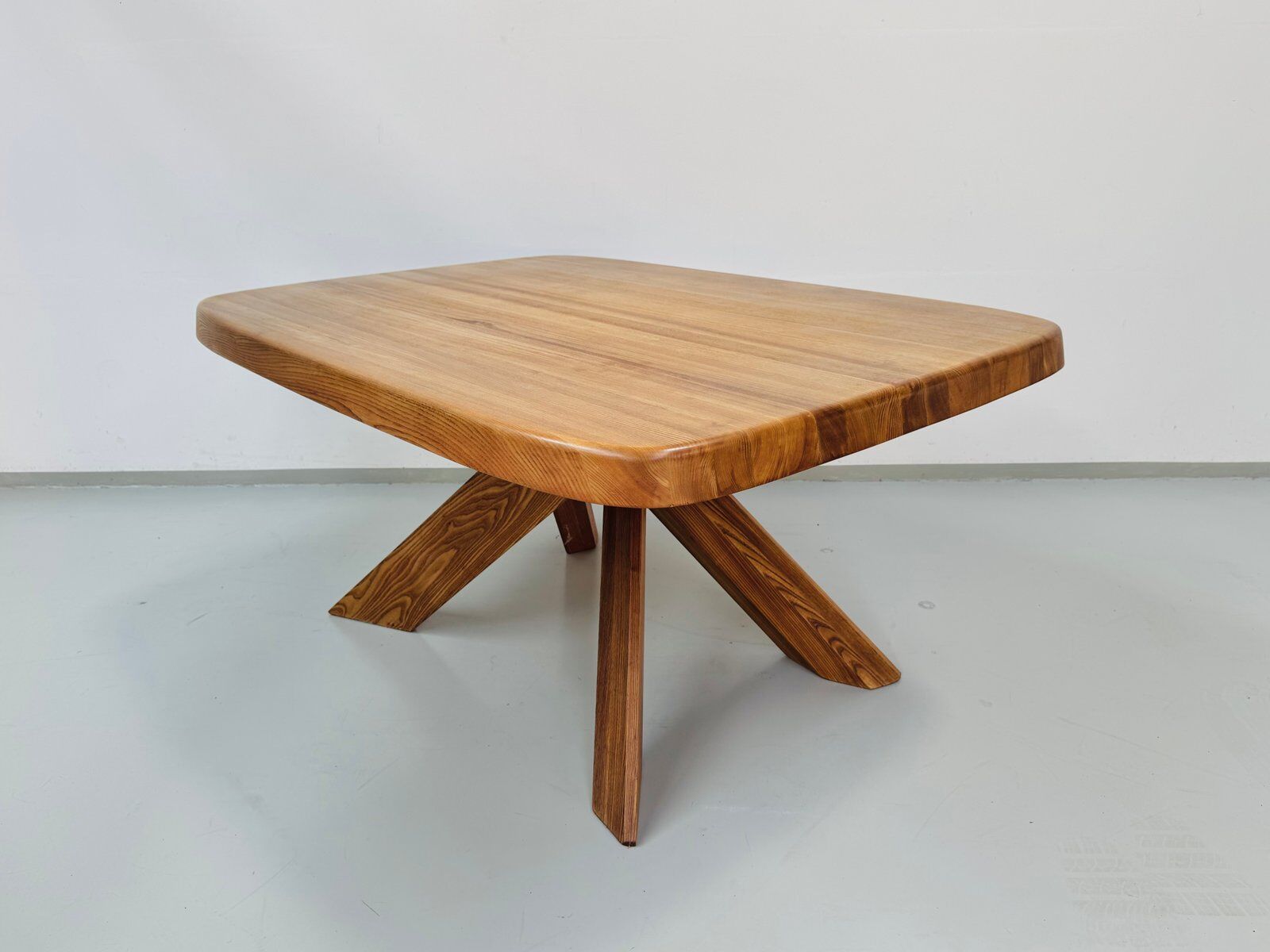 French early edition Aban T35C table in elm attributed to Pierre Chapo, 1970s