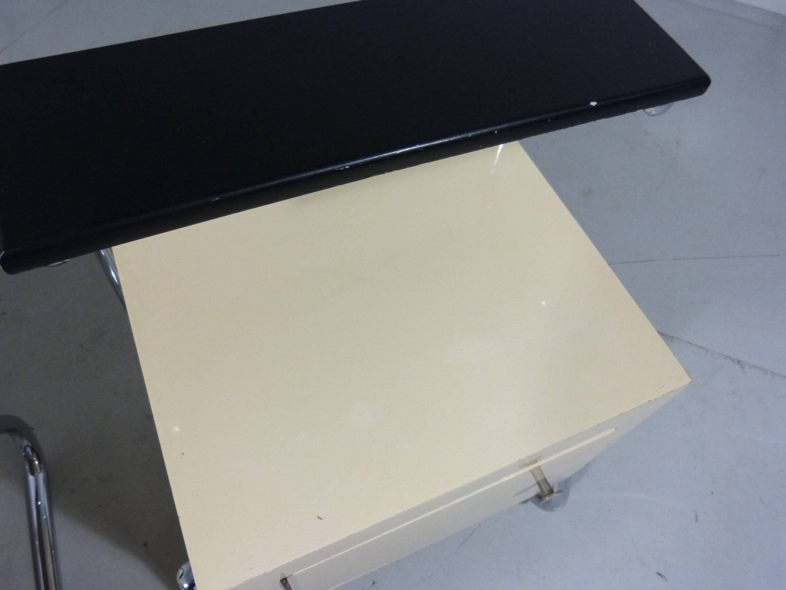 Set of 2 tubular bedside tables from the 50s