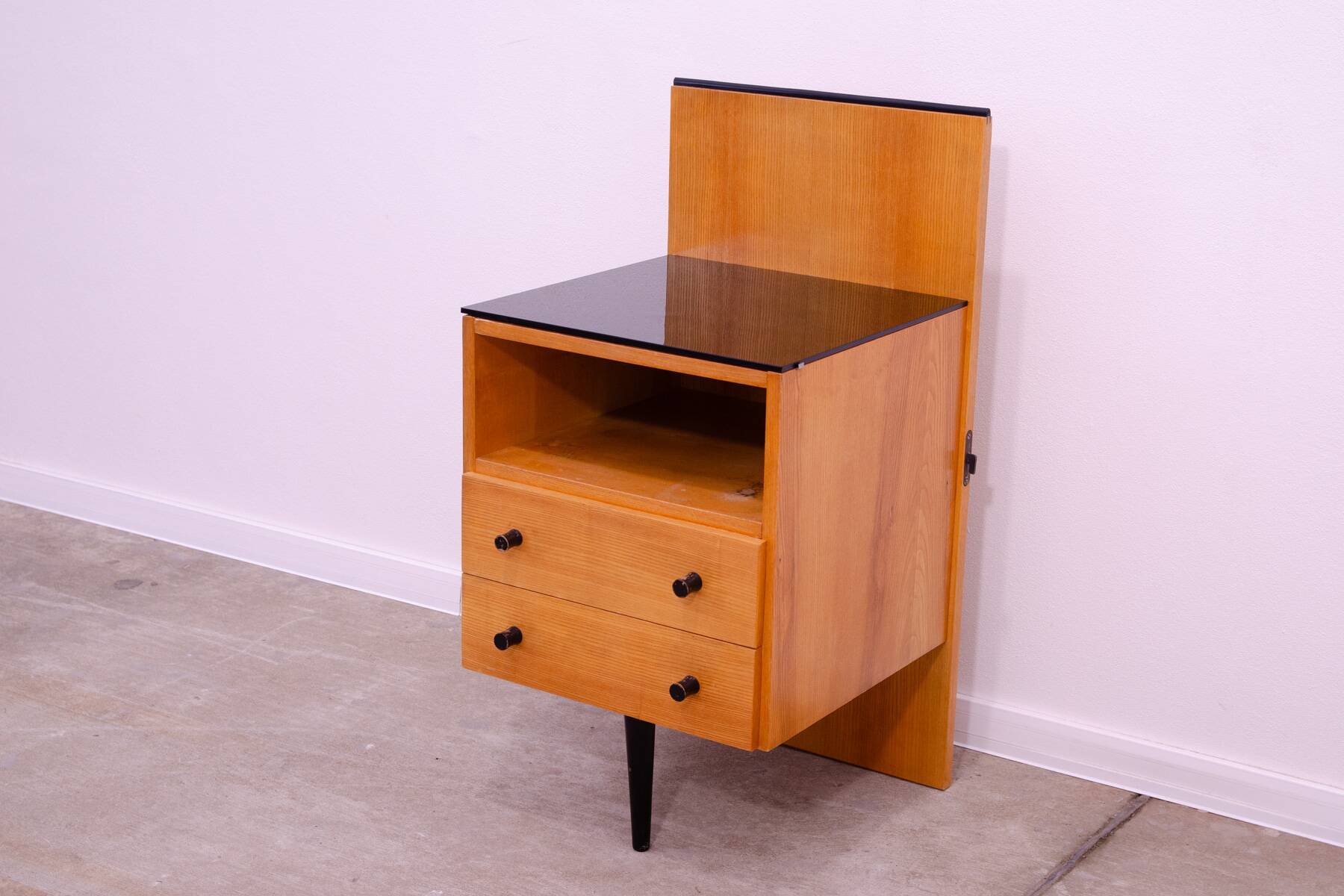 Table de nuit du milieu du siècle par Mojmír Požár, années 1960, Tchécoslovaquie