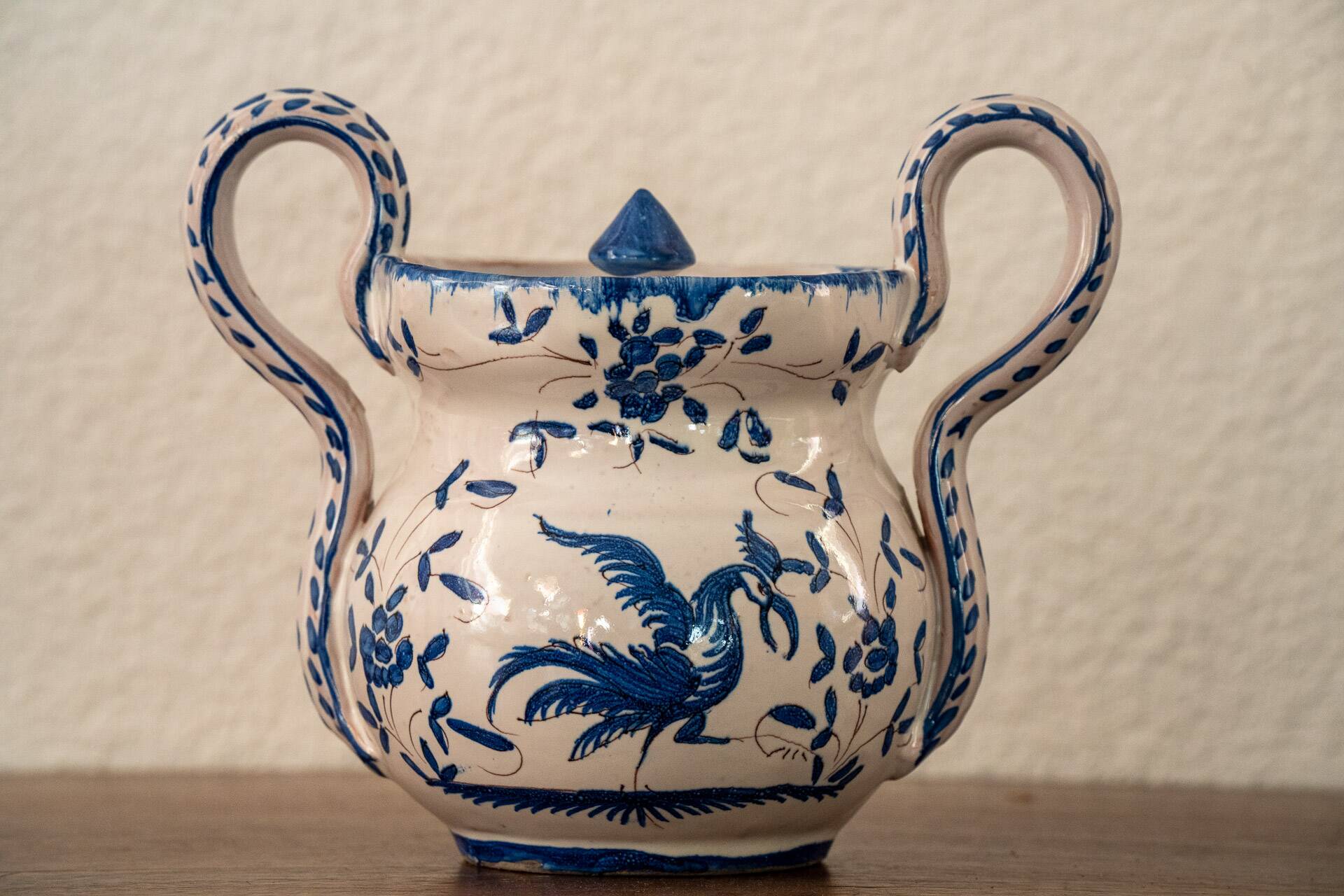 sugar bowl in Martres-Tolosane earthenware with Moustiers decorations