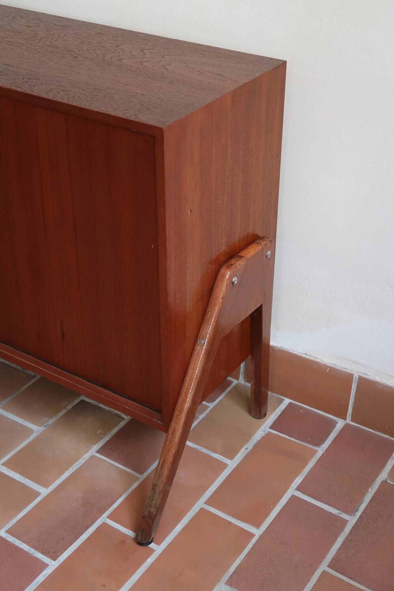 Vintage Scandinavian drop-leaf table in teak wood.