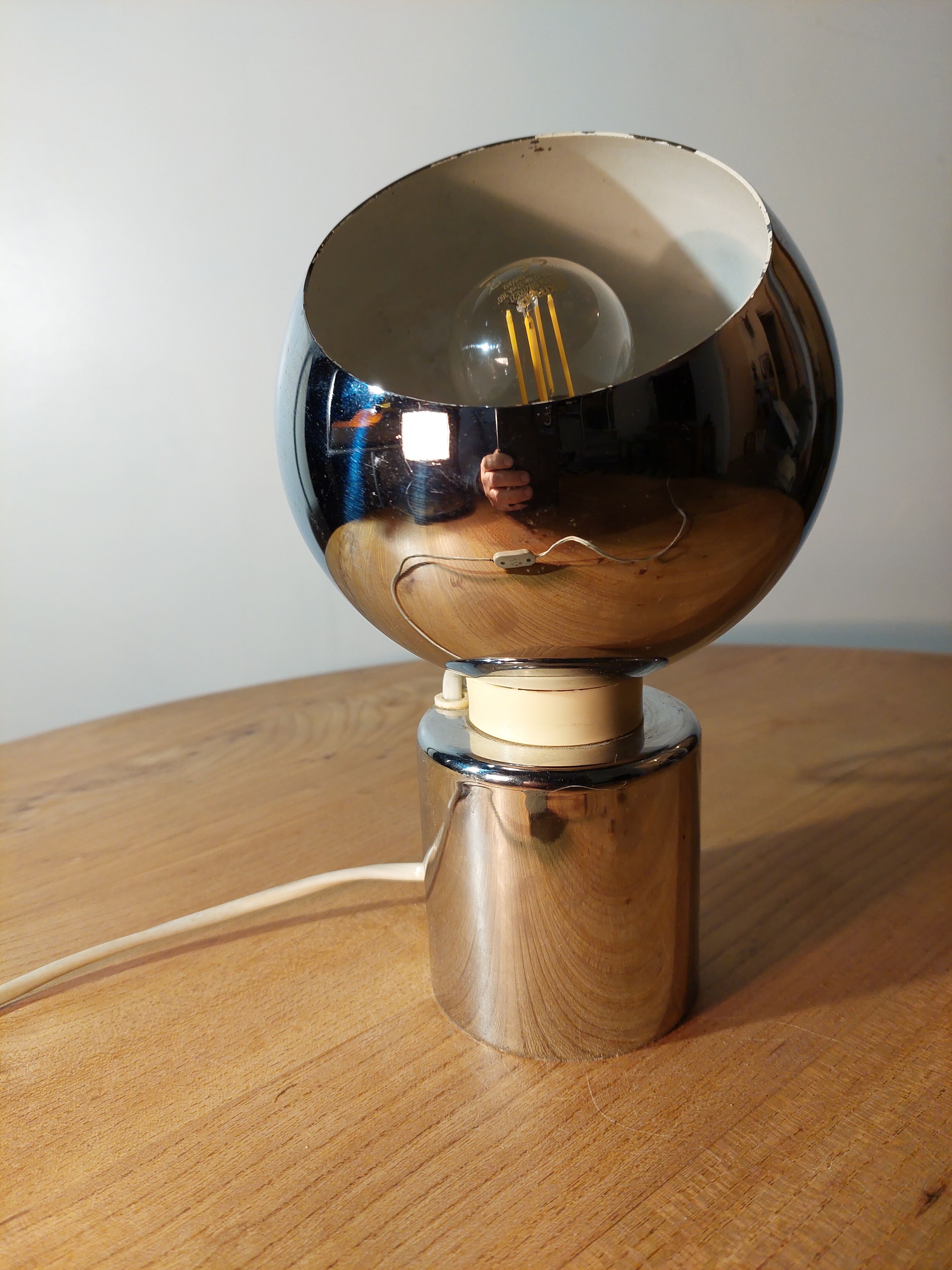 Table lamp Geoffrey Reggiani magnet