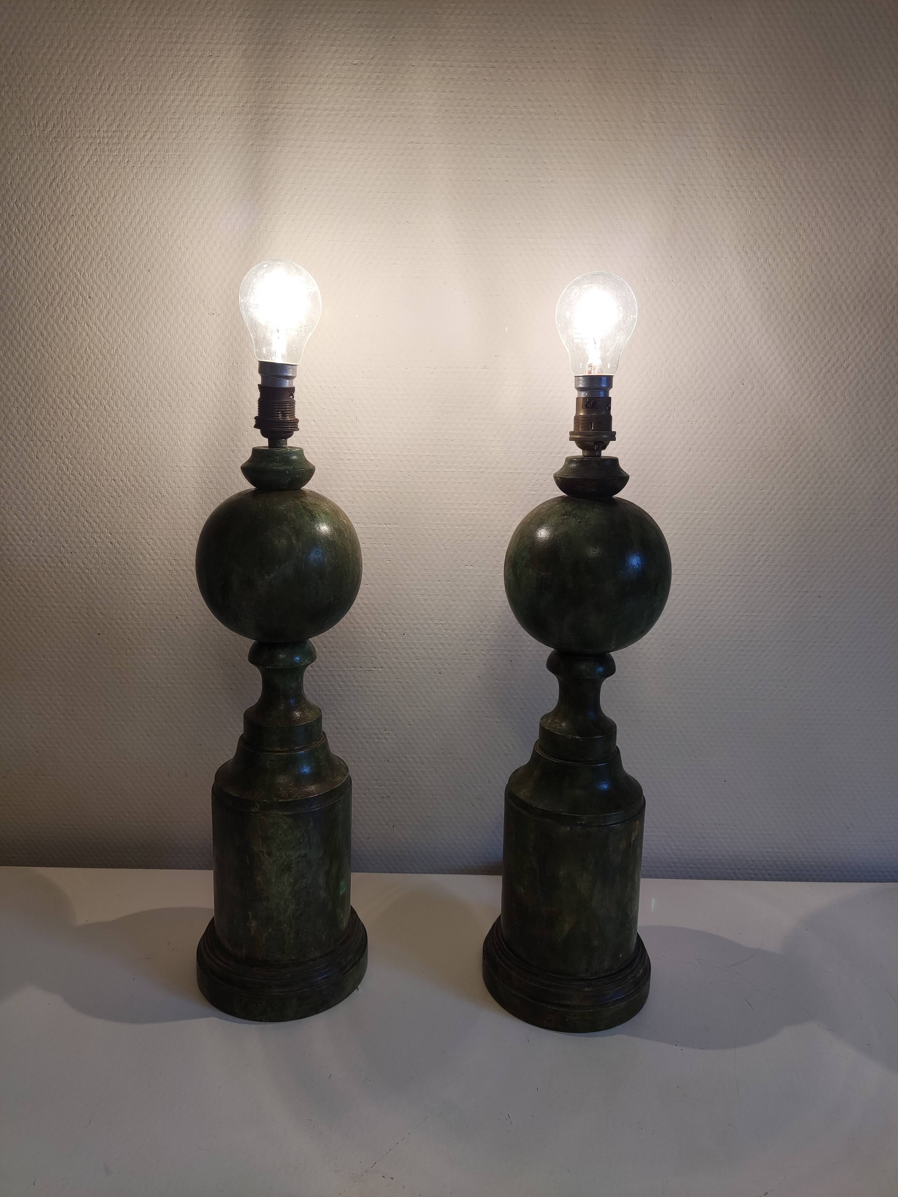 Pieds de lampes en bois tourné