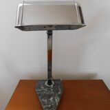 Articulated arm desk lamp
