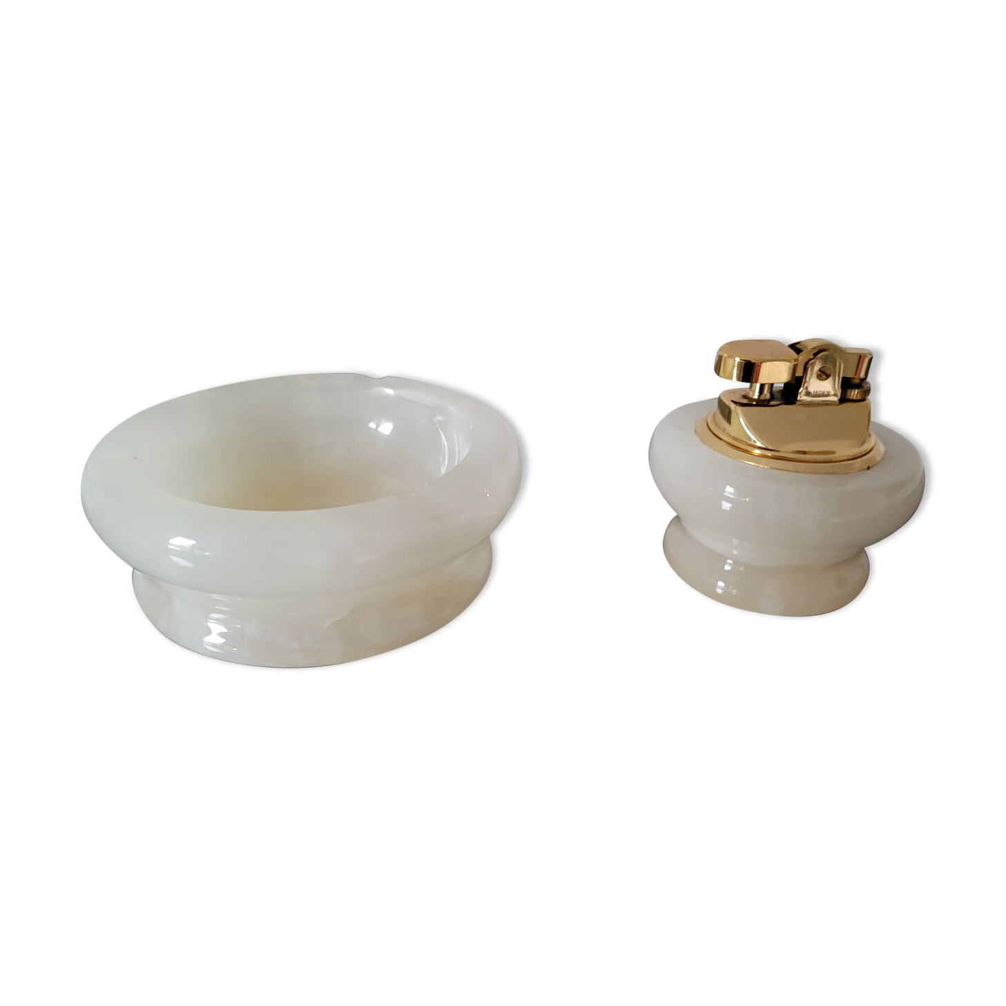 Ashtray and lighter in albatre