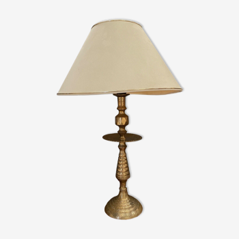 Lampe en bronze dans le gout de la haute epoque xxe avec abat jour