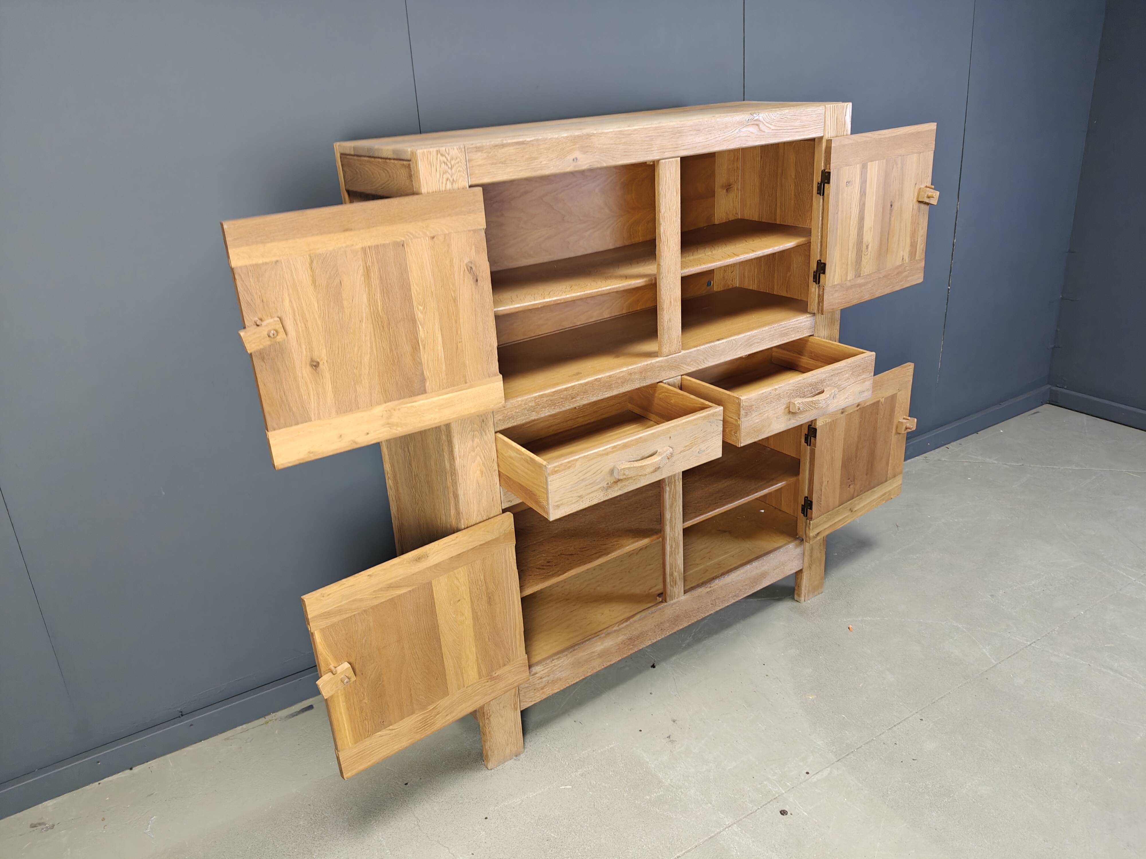 Armoire rustique en chêne massif, années 1970