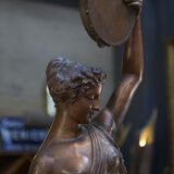 Statue de jardin en fonte 1900 " femme au tambourin"