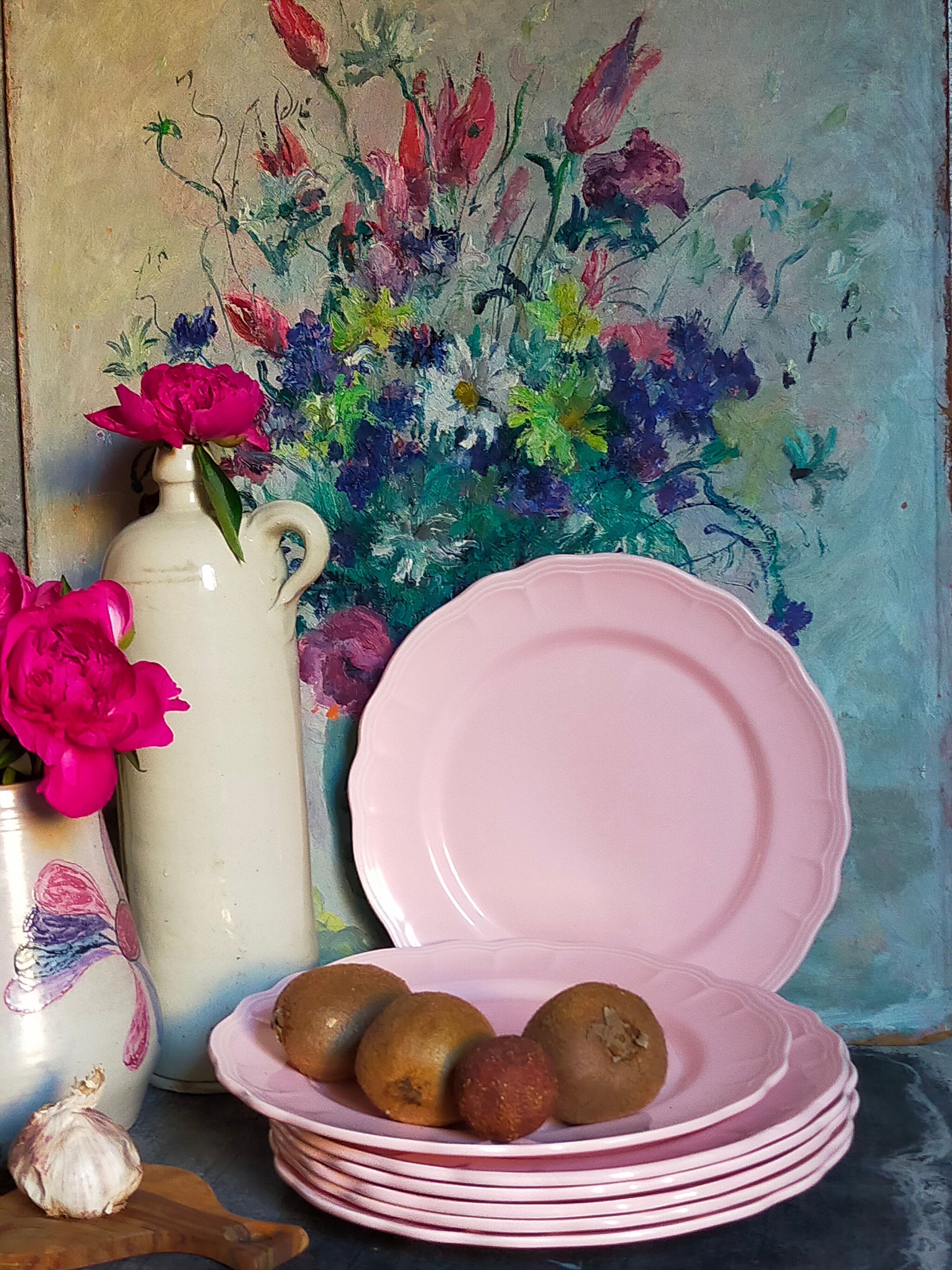 Seven ceramic plates of vintage salins