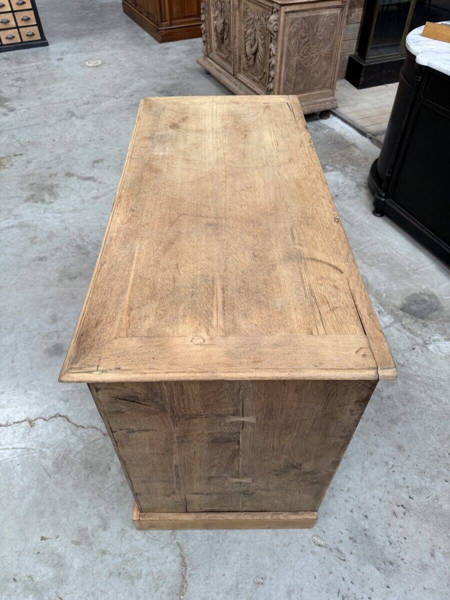 Oak chest of drawers from the early 20th century.
