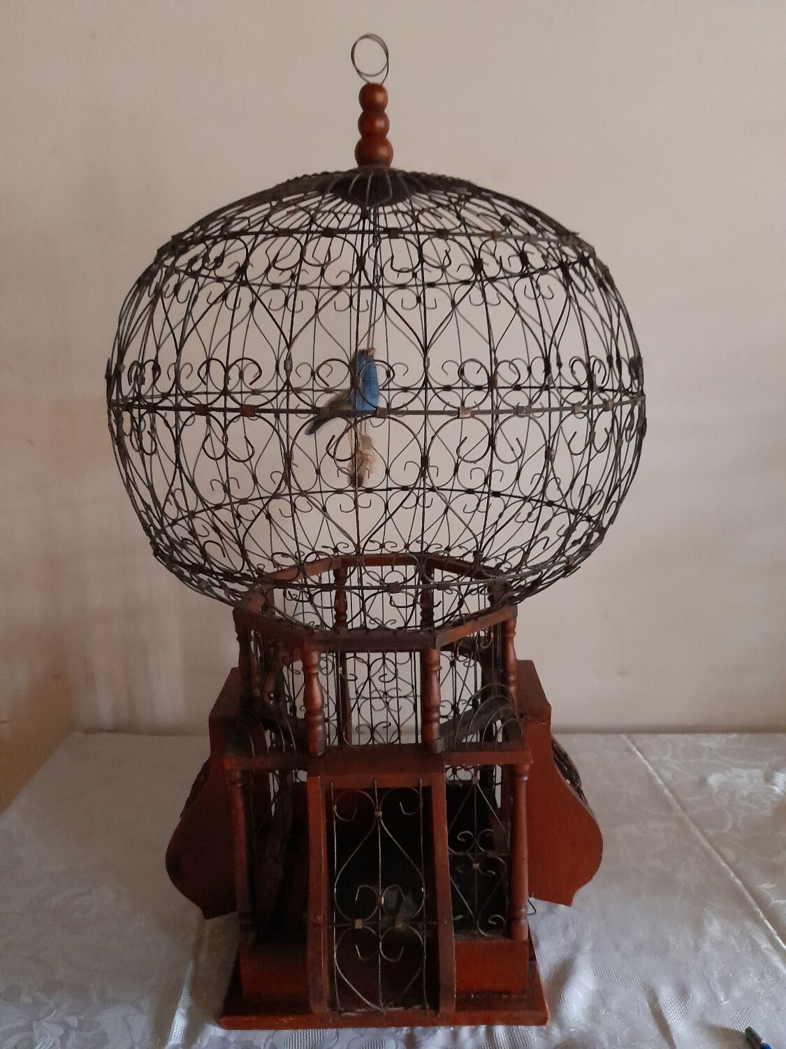 Hot air balloon style birdcage