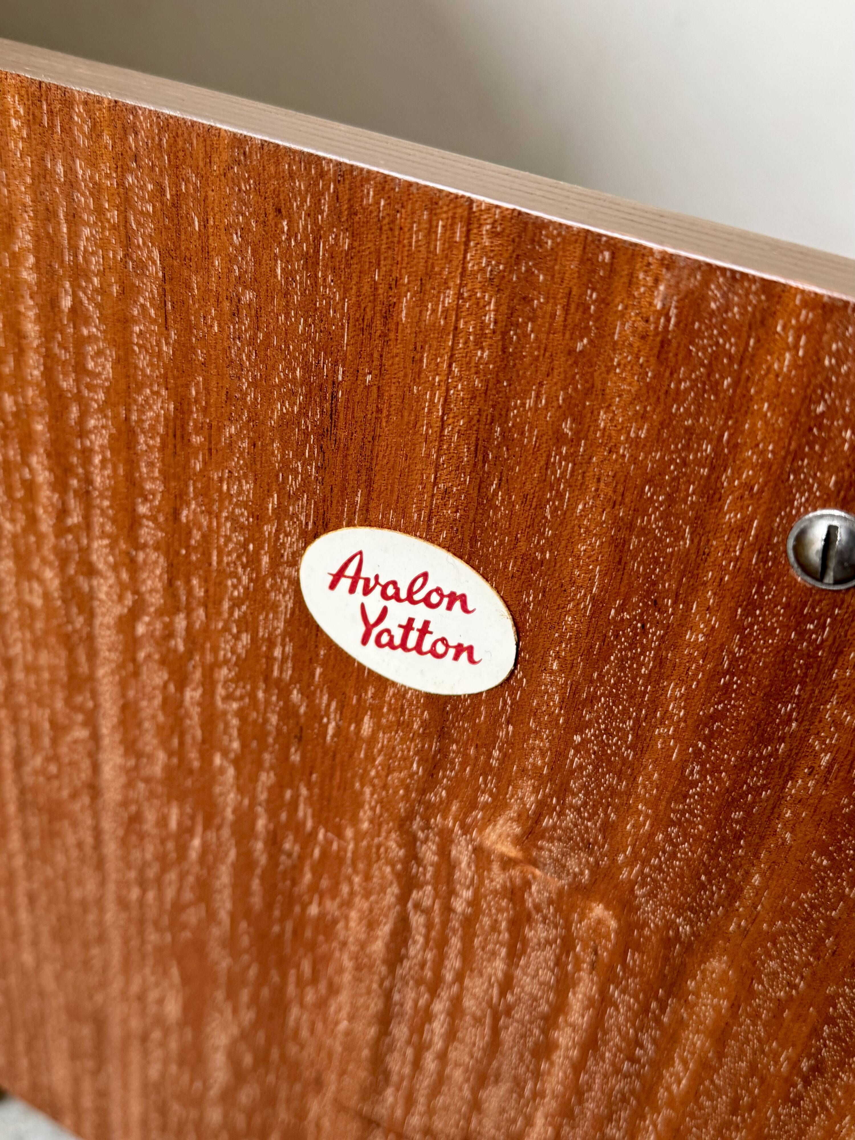 Table de chevet vintage par Avalon Yatton