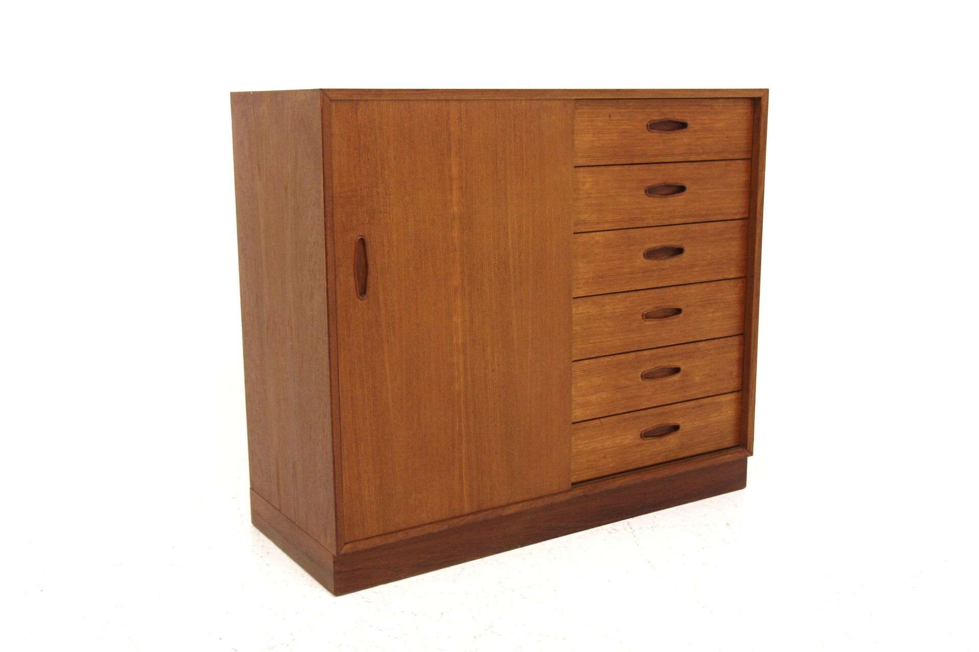 Armoire "Domi Monté" en teck, Nils Jonssons, Suède, 1960