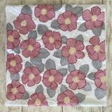 Nappe carré brodée  décor floral- coton - 150x150 cm