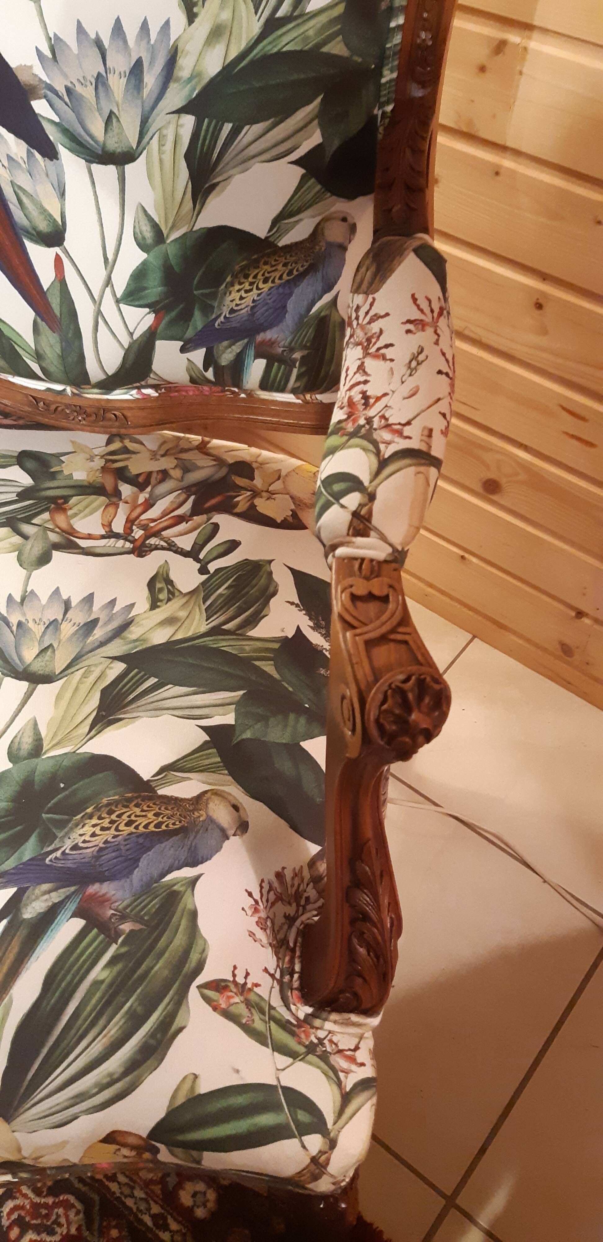 pair of Louis XV style armchairs à la reine