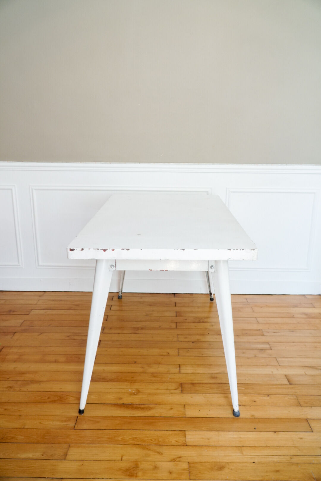 Table tolix T55 by Xavier Pauchard