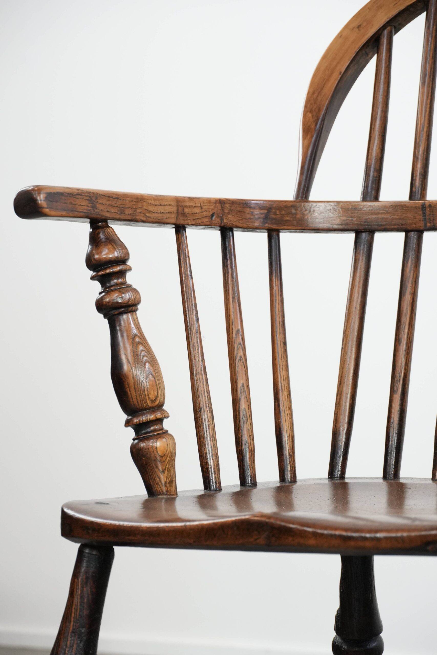 English antique set of 2 Windsor chairs with character, beautiful colouring