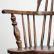 Ensemble antique anglais de 2 chaises Windsor avec du caractère, belle coloration.
