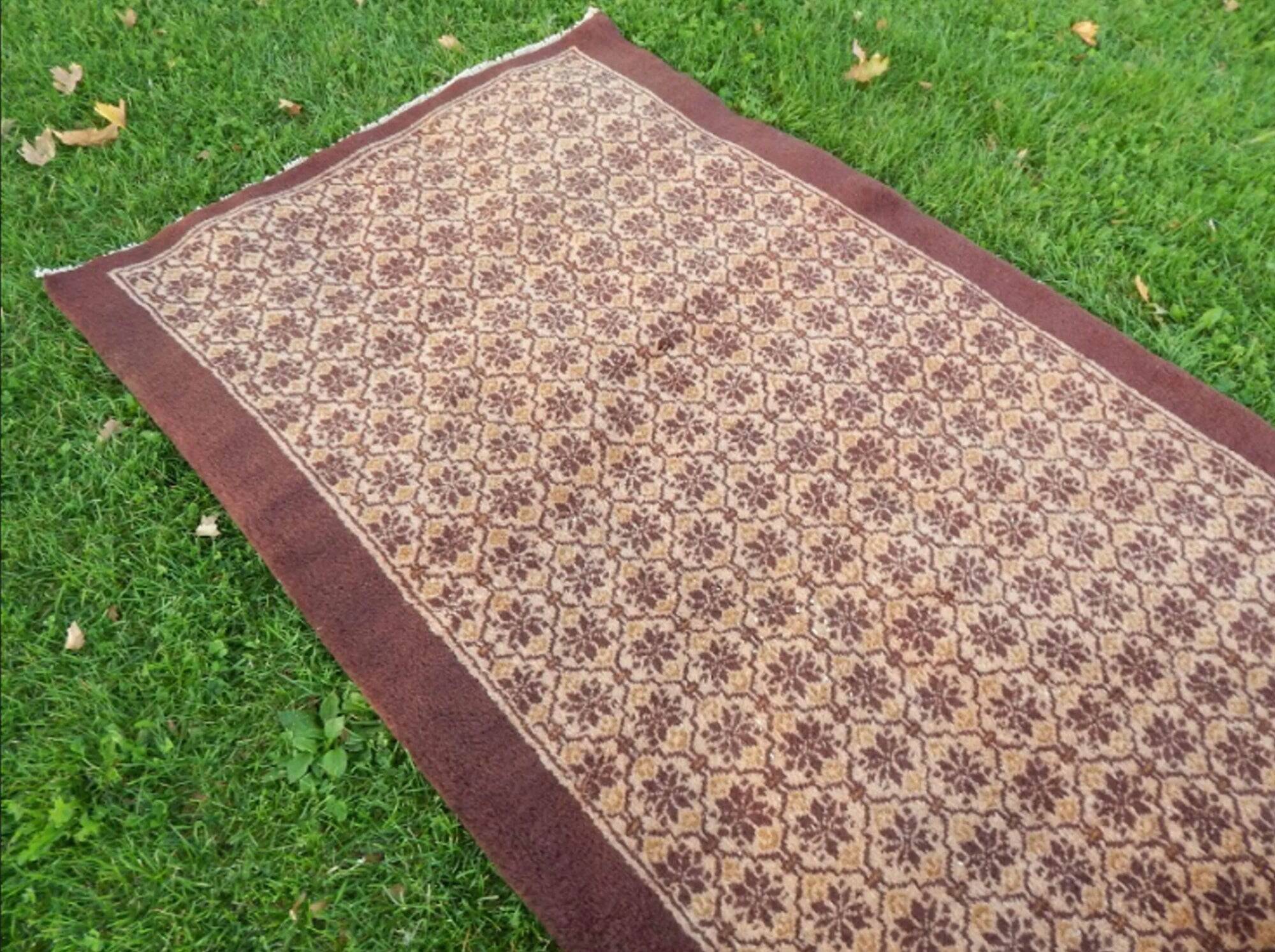 Vintage handmade Turkish rug 115x188 cm