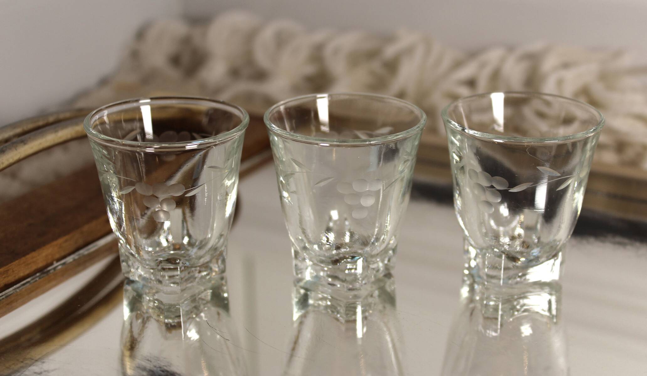 Set of 3 Engraved Liqueur or Shot Glasses - Art Deco 1940 certified