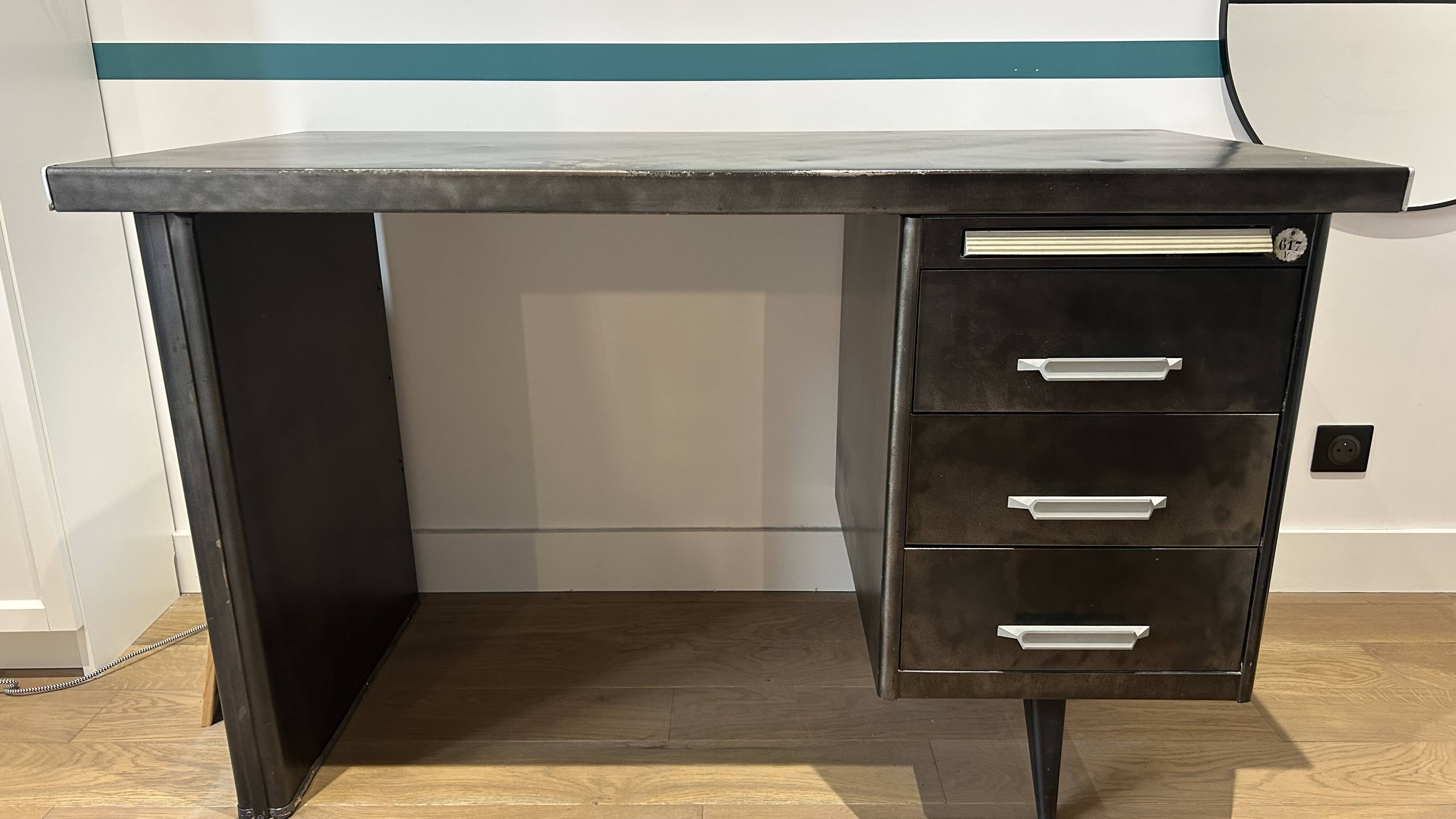 Metal desk